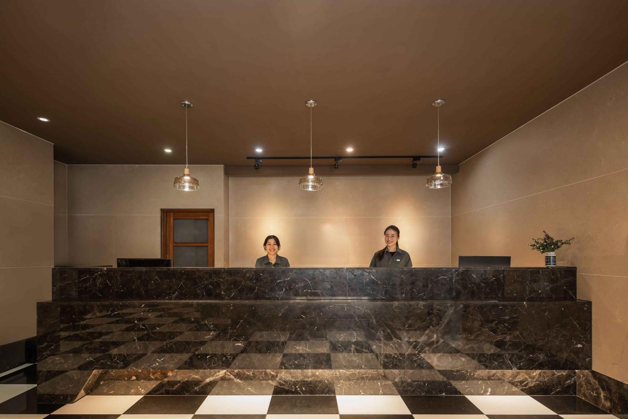 Kindness Hotel - Sandou II Kaohsiung Buitenkant foto